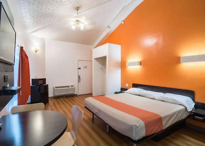 Americas Value Az Hotel 3*